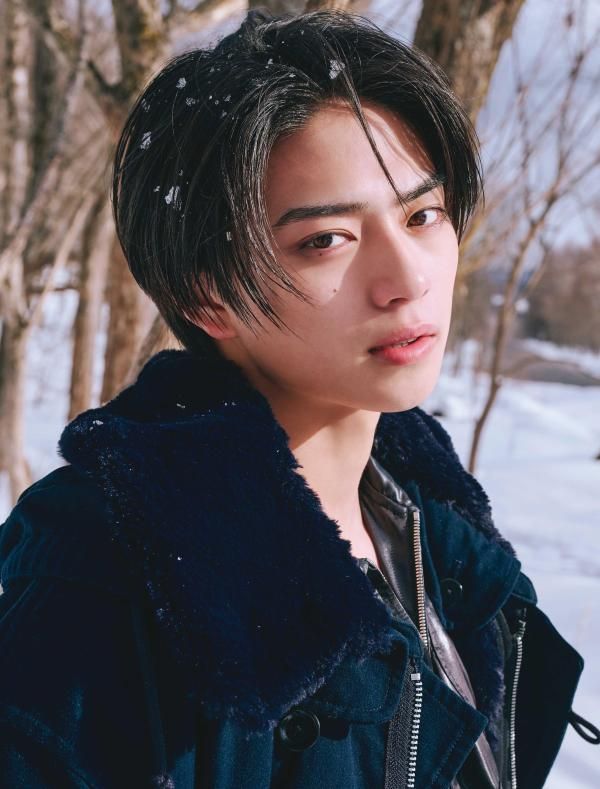 LYRE : YOJI IWASE 1st PHOTO BOOK